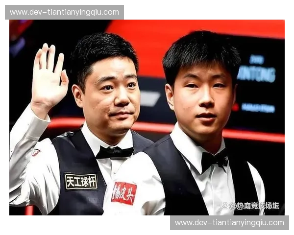 巅峰对决：当“中国龙”遇上“沉默刺客”，丁俊晖与霍金斯的绿呢战歌